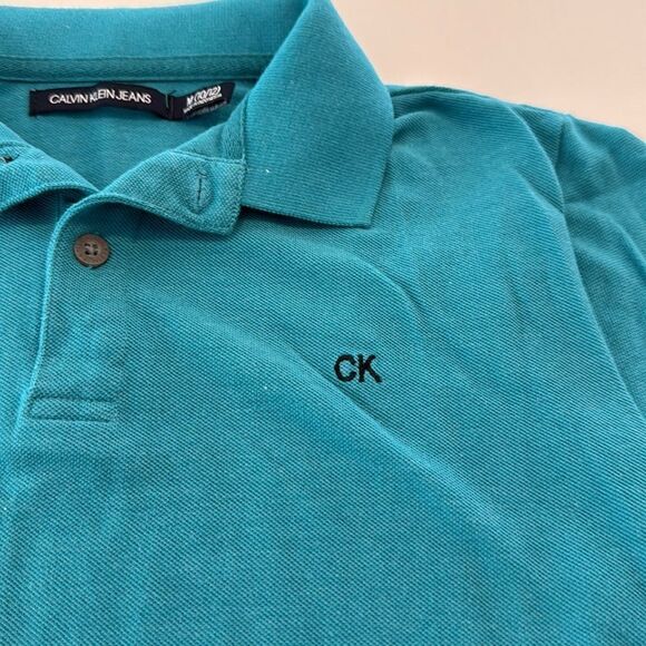 Calvin Klein Jeans Boys Polo. Medium 10-12. Teal Color. Super soft. Excellent - Picture 3 of 4